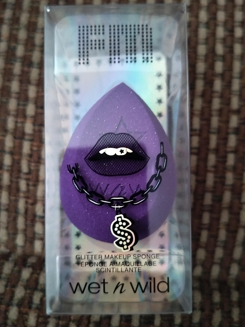 wet n wild Glitter Makeup Sponge - Purple with Sparkle